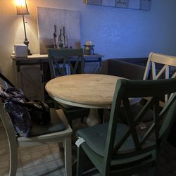 Dinning table with 4 chairs