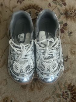 Bottega Veneta Orbit Sneakers  size 10, White Silver