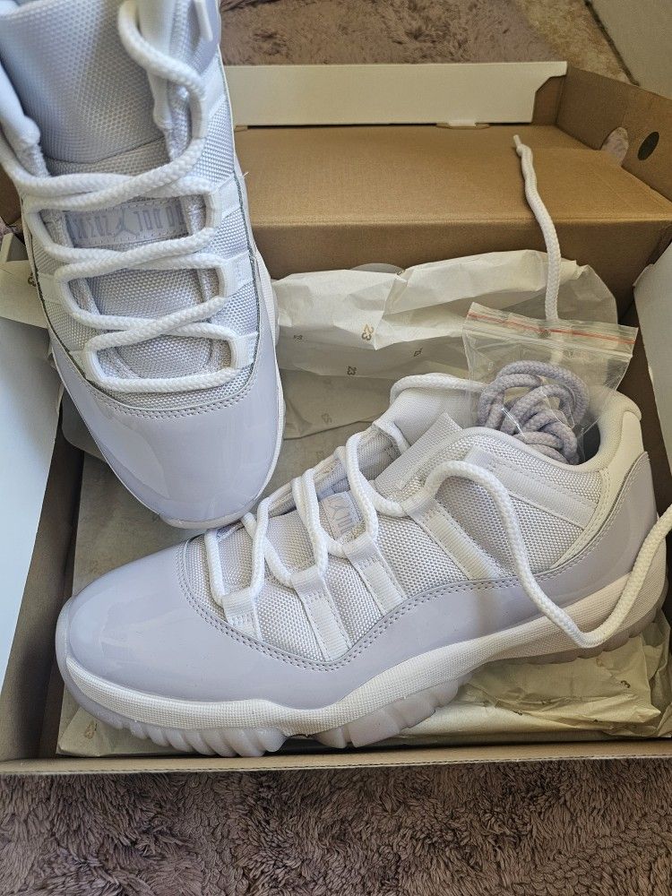 Women's Air Jordan 11 Low
Pure Violet