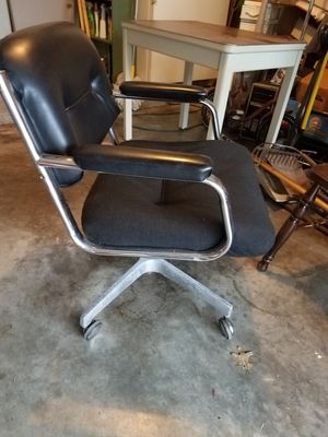 New And Used Office Chairs For In Tulsa Ok Offerup Office Chair Swivels Low Back Seat Cushion Is Canvas Material For