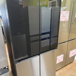 Samsung Bespoke Family hub refrigerator 29 cu ft