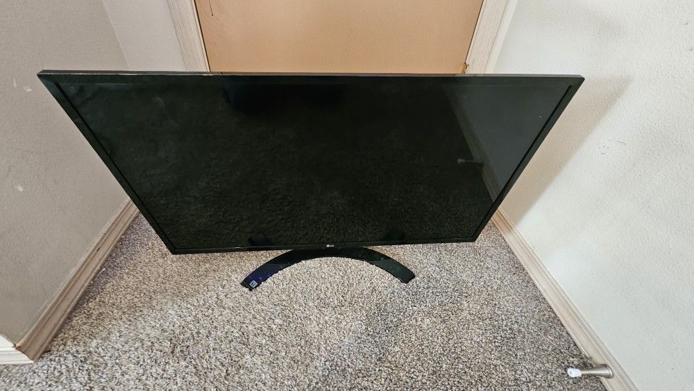 LG Monitor 32"
