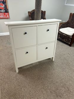 Storage cabinet