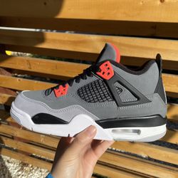 Jordan 4 Infrared Size 5.5Y, 8.5