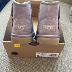 Girls Ugg Boots Size 8
