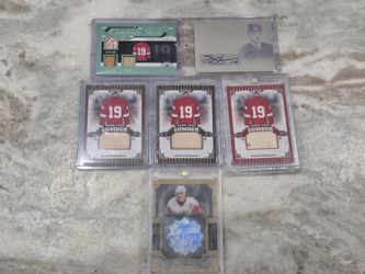 Steve Yzerman Auto/Lumber/# Card Lot