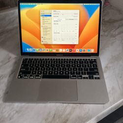 MacBook Air (M1,2020) 