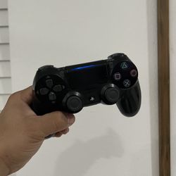 Black PS4 Controller 