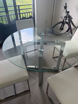 Glass round table