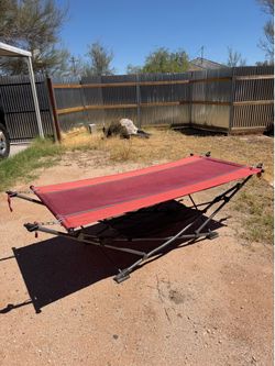 Sleeping cot