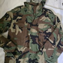 Field Camouflage Coat Jacket With Roll In Hood Size Medium Regular 