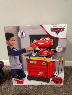 Disney Pixar Cars Lightning McQueen station