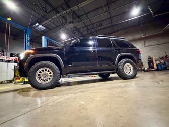 Toyota sequoia RINES LLANTAS SUSPENSIONES para Anivelar y levantar Luces Accesorios instalaciones. (FINANCIAMOS)