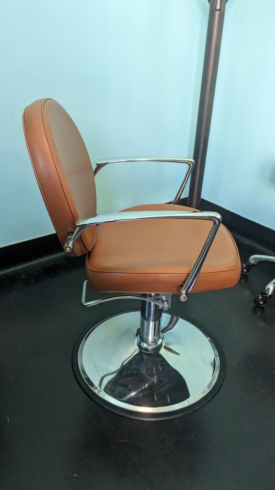 Barbing salon chairs hot sale