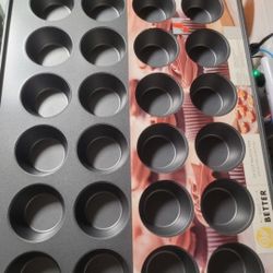 New. WILTON 24 muffin/cupcake Baking Pan