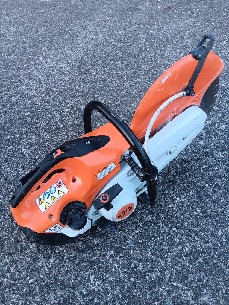 Stihl TS420 14inch Cut-Off Hot Saw with Diamond Blade &water Kit. Excellent Condition. For Pick Up Fremont Seattle. No Low Ball Offers. No Trades 