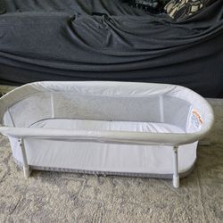 Collapsible Floor Bassinet