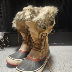 Brand New Hunter Boots Size 9