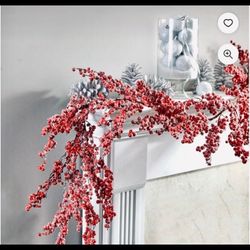 Christmas berry garland