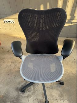 Herman Miller Mirra 2