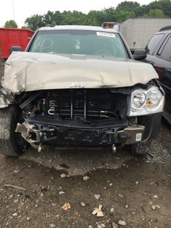 Parting out 2006 Jeep Grand Cherokee 4x4 for parts