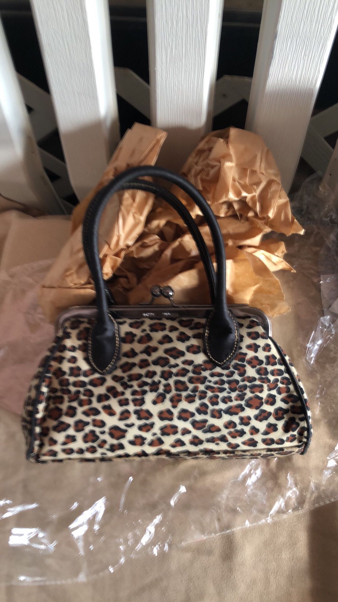 Perfect little Y2K leopard print Tommy Hilfiger purse.