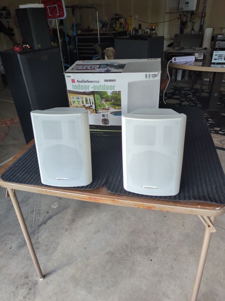 Audio Source.. Speakers.