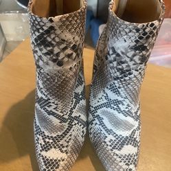 Women’s Snakeskin Print Booties Size 8