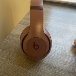 Beats Studio Pro x Kim Kardashian