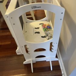 Kitchen Tower Learning Tower- Little Partners With Learn And Share Easel Attachment 