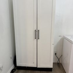 Pantry/ Closet 