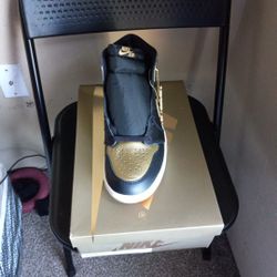 I Wanna Sell Them, Their Gold,size 10/5 For Men  510