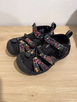 Keen toddler shoes size 9