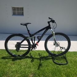 Ellsworth Evolve Large Frame Full Suspension Mountain Bike 