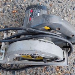 SKIL 6.5-Amp Corded Circular Saw