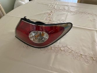 Lexus Es300 Right side Tail light