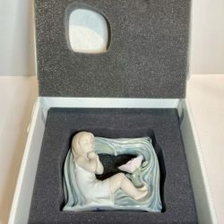 Lladro Figurine No. 8130 "Childhood Fantasy" "Fantasia Infantil", Made In Spain