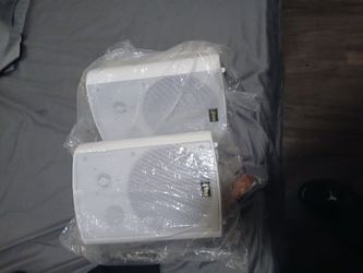 Pyle. Outdoor and  indoor  speakers