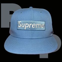 Supreme Champions Box Logo New Era (7 1/2)