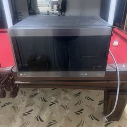 Lg Microwave Big Size Not Power Used As Parts Or. Can Repair 