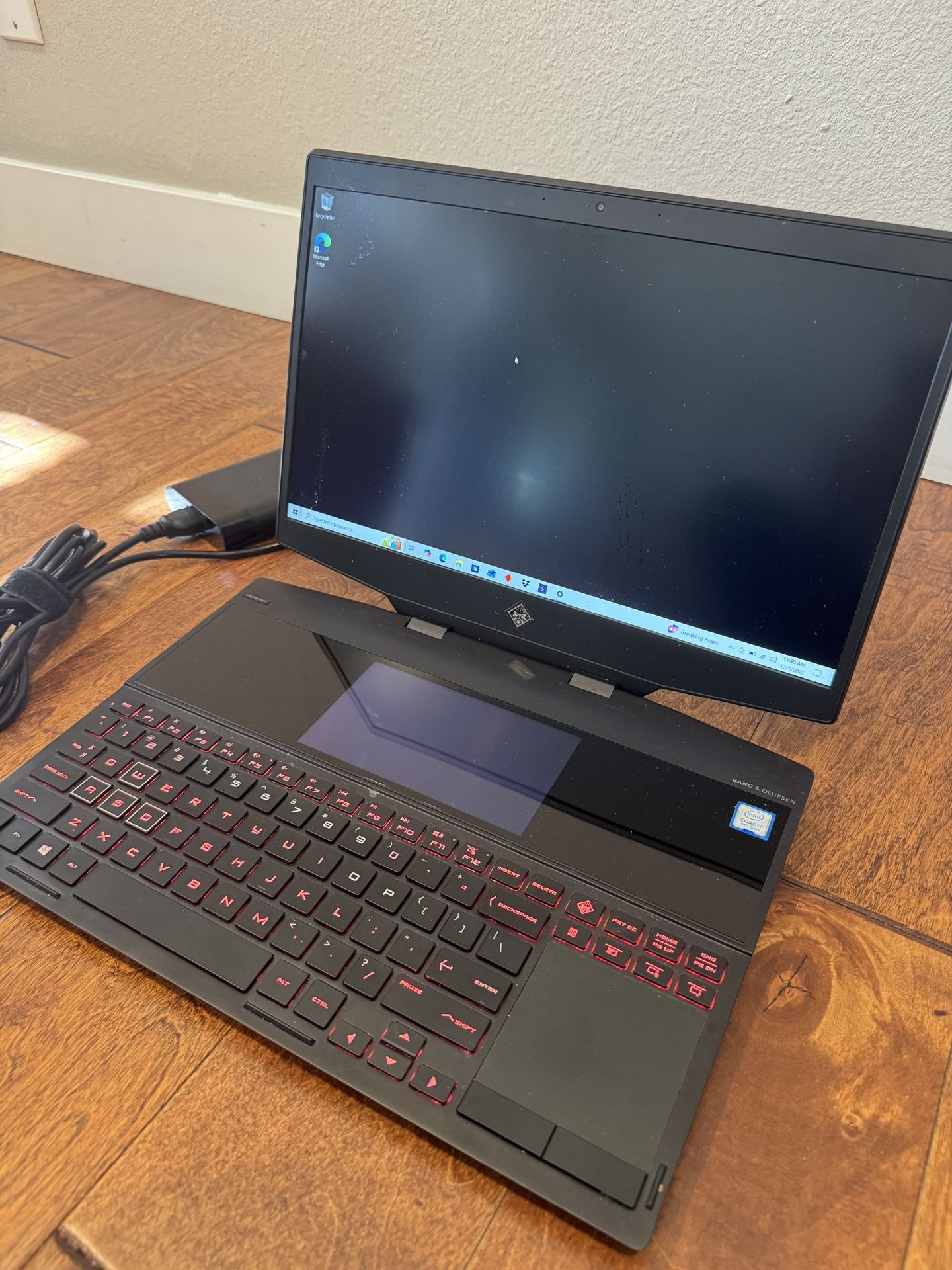 HP Omen X 2S GAMING LAPTOP - Two Screens - Like New - Cheap!