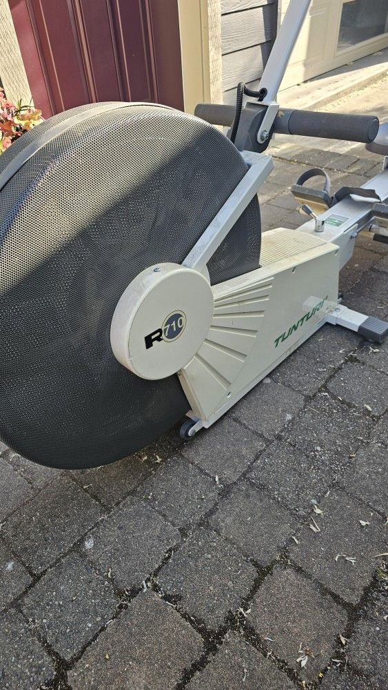 Free Rowing Machine Works Great
