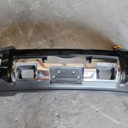 2015-2019 GMC Sierra 2500 Denali Front Bumper Full Assy OEM 