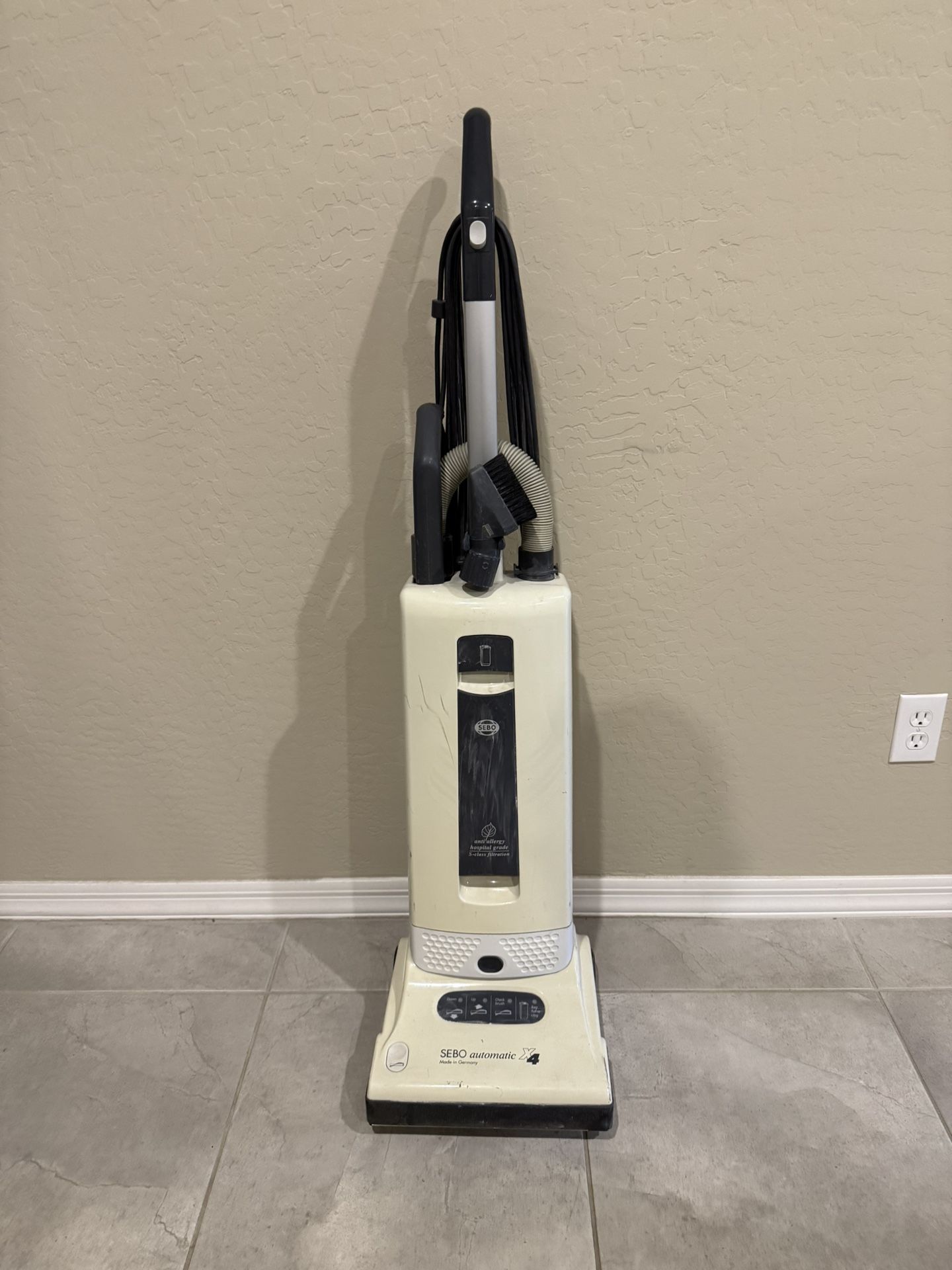 Sebo Automatic X4 Vacuum Cleaner