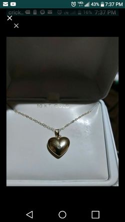 Perfect for Valentines💞10k chain w/charm