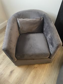 Elements Shannon Swivel Chair