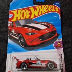 Hot Wheels '15 Mazda MX-5 Miata