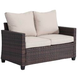Love seat for outdoors