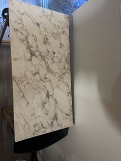 Small Desk In Good Condition