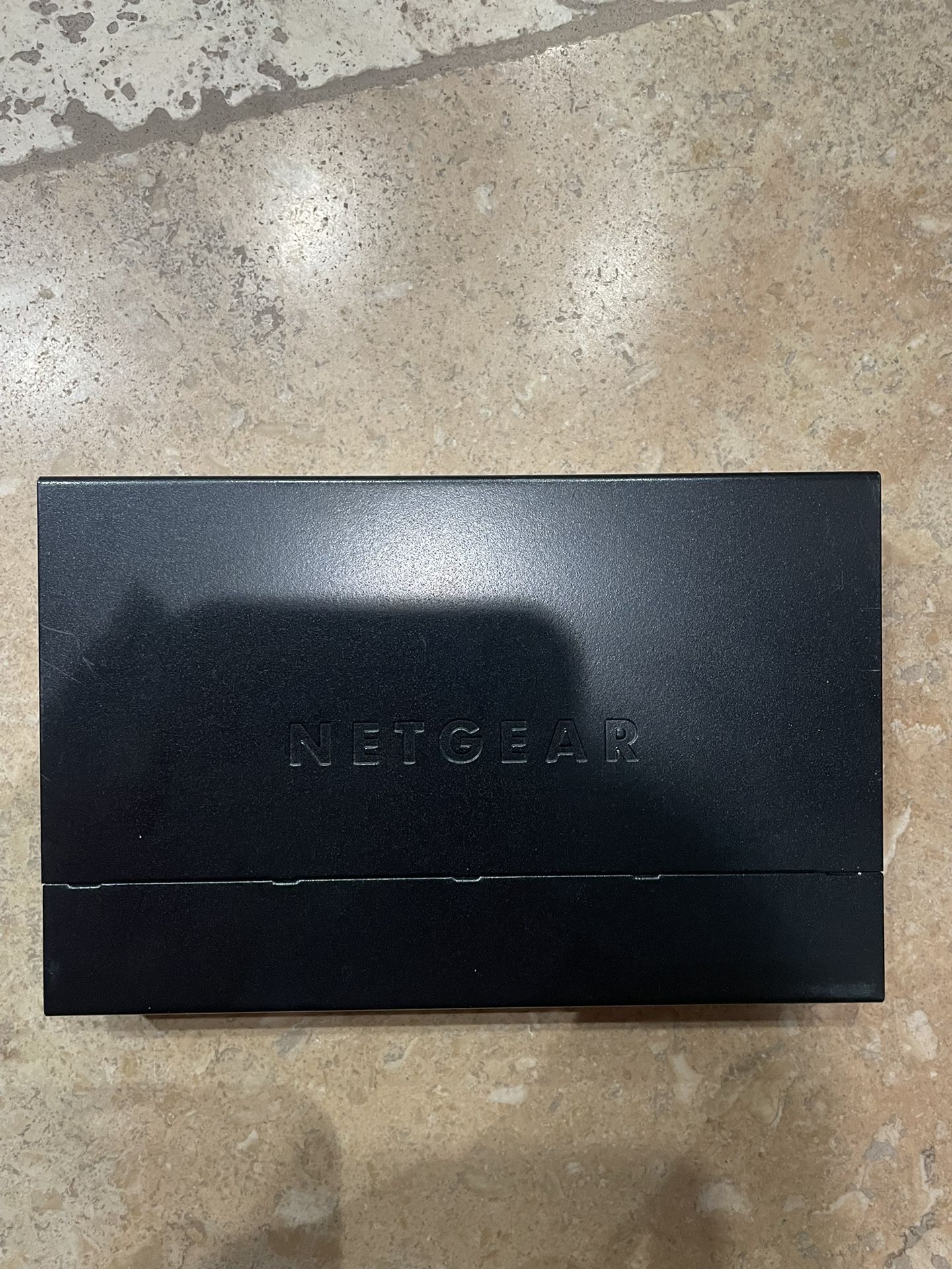 NETGEAR 5-Port Gigabit Ethernet Unmanaged PoE Switch GS305P v2 /w 4 x PoE+ @ 63W